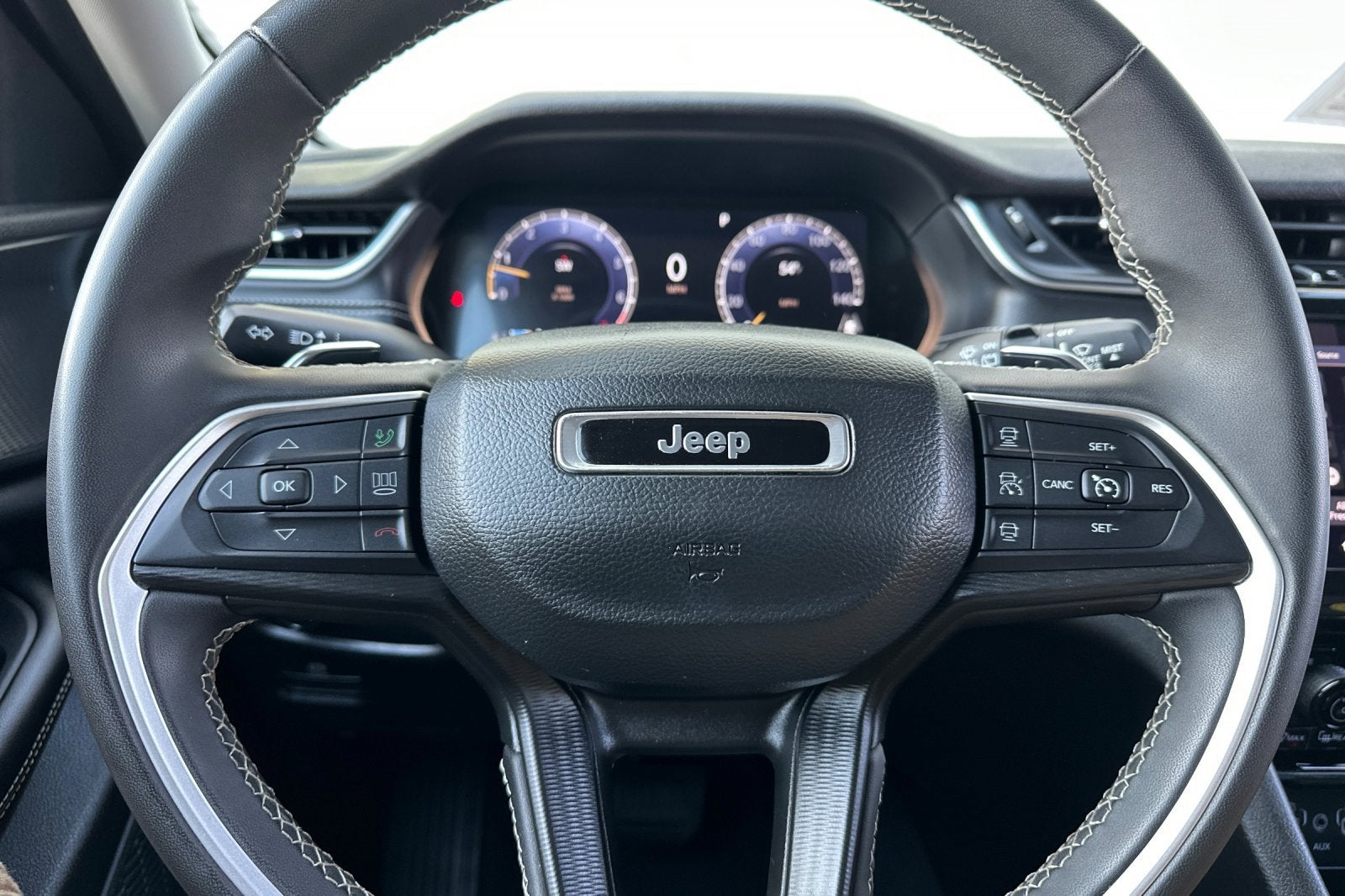 2023 Jeep Grand Cherokee L Laredo