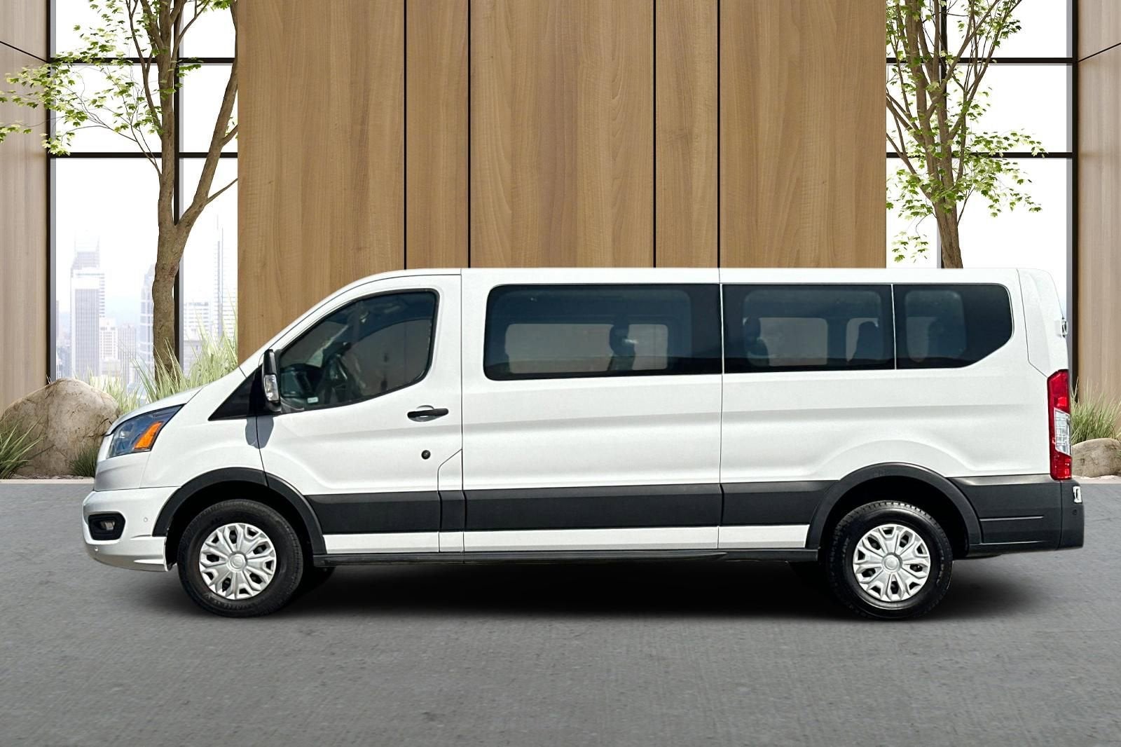 2022 Ford Transit Passenger Wagon XL