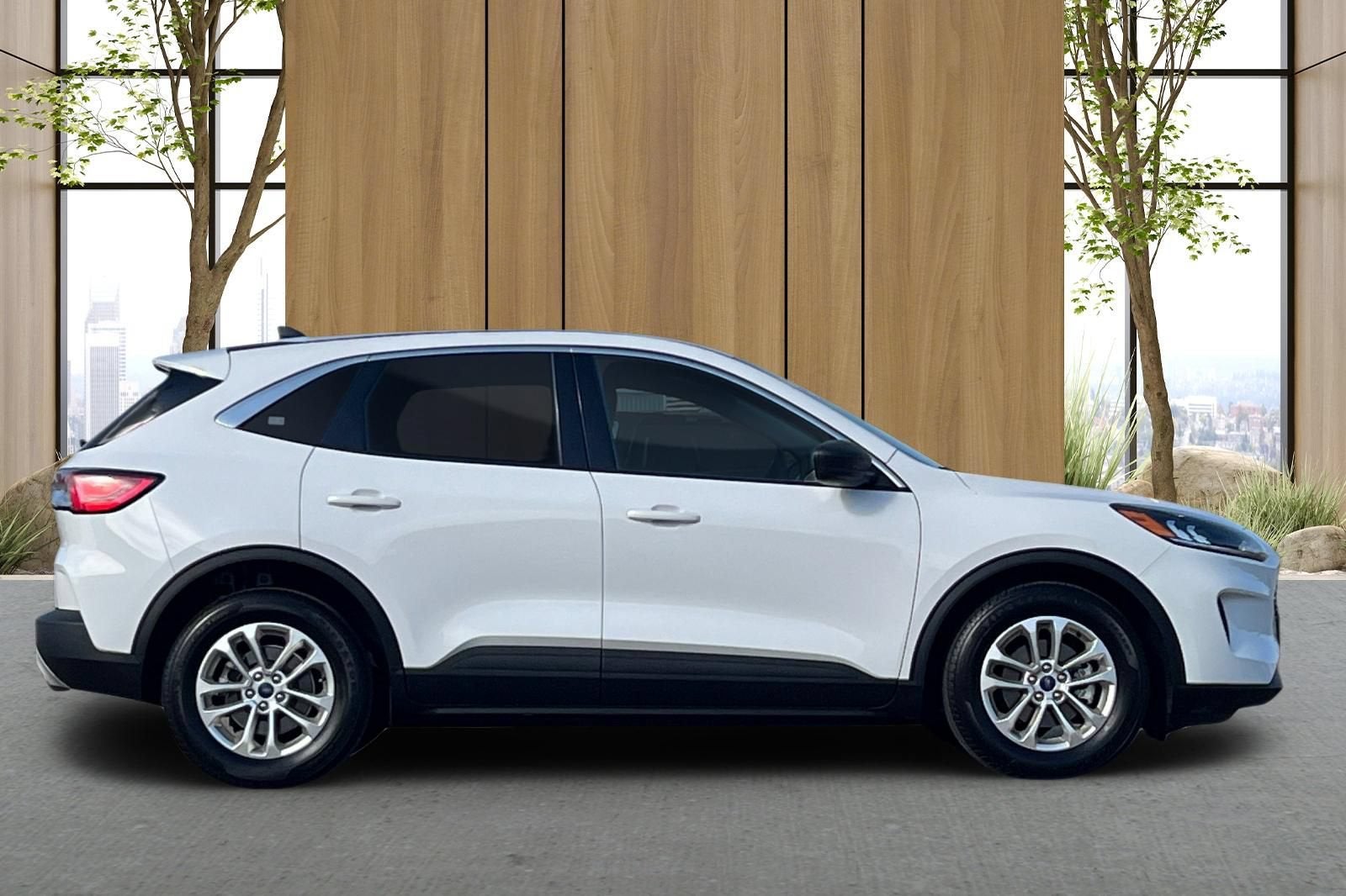 2022 Ford Escape SE Hybrid
