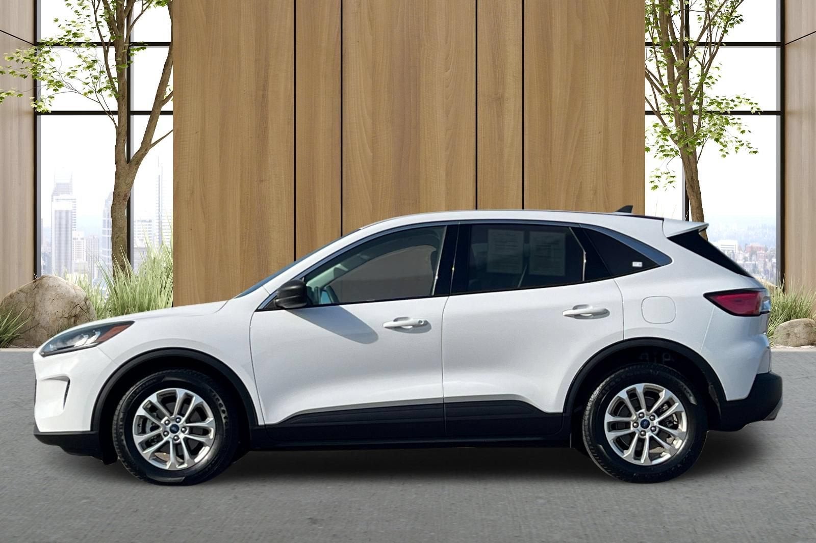2022 Ford Escape SE Hybrid