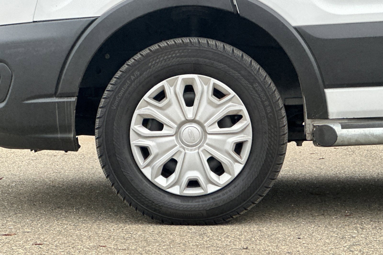 2023 Ford Transit Cargo Van T-250 130" Low Rf 9070 GVWR RWD