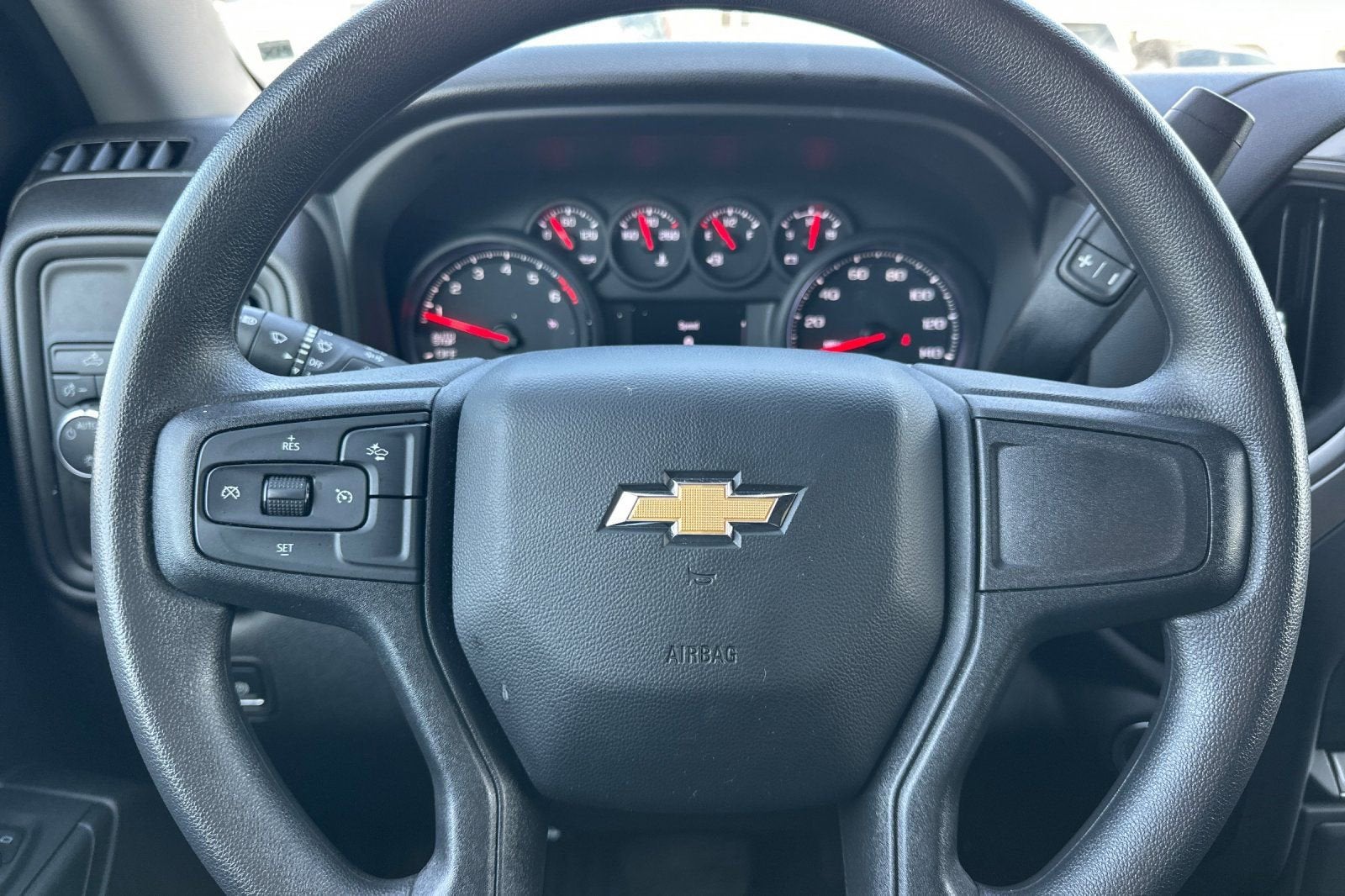 2025 Chevrolet Silverado 1500 Custom