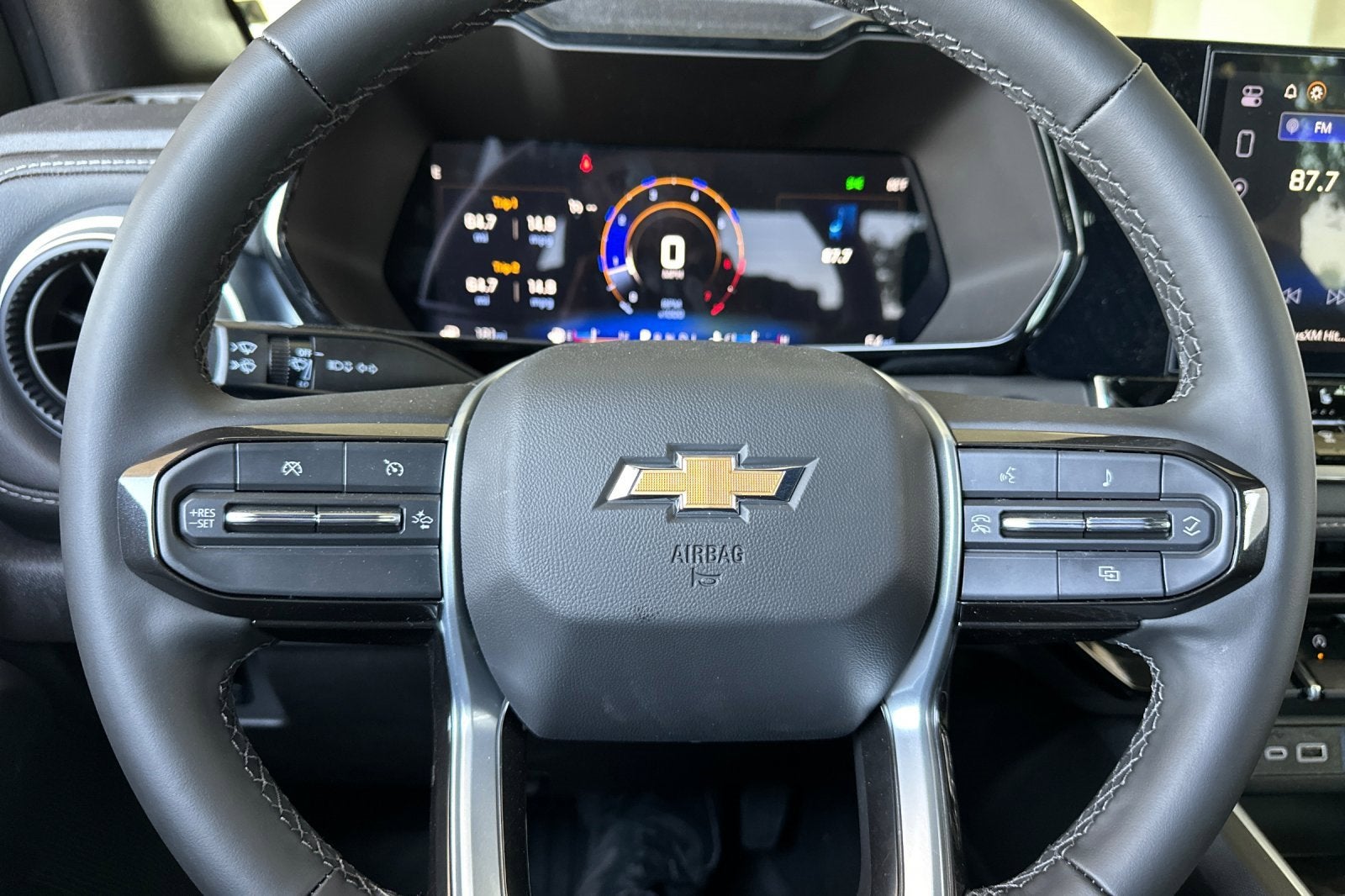 2025 Chevrolet Colorado WT/LT