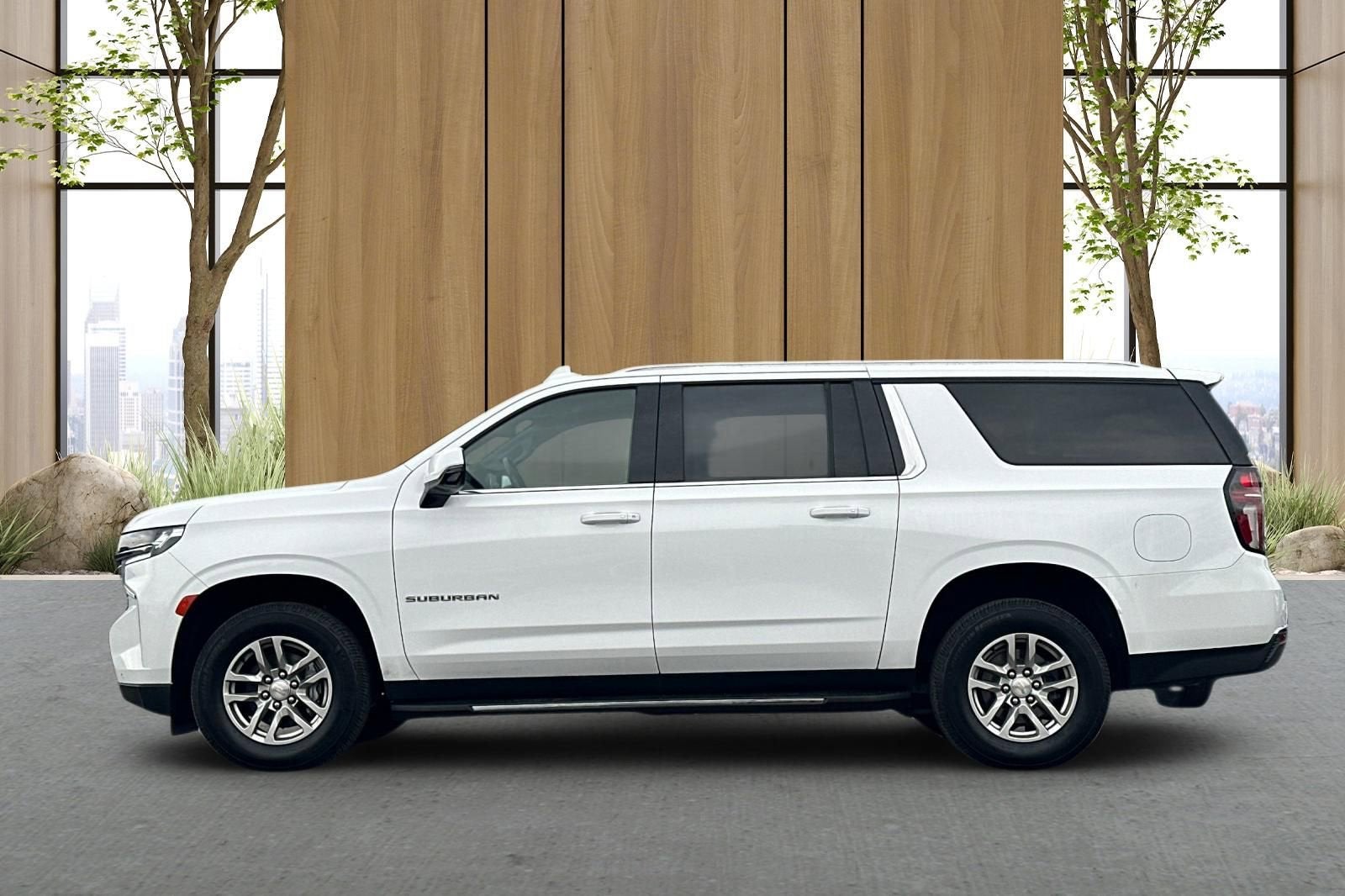 2022 Chevrolet Suburban LT