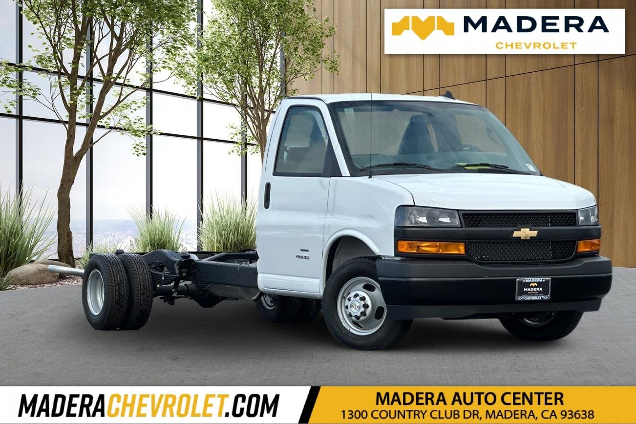 2025 Chevrolet Express Cutaway 4500 2WT