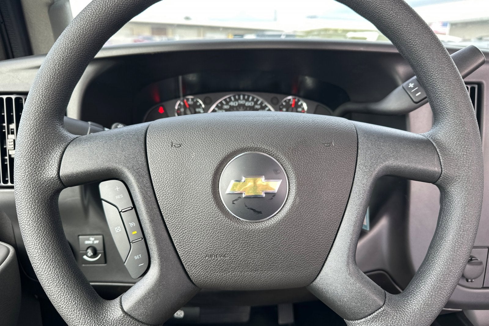 2025 Chevrolet Express Cutaway 4500 2WT