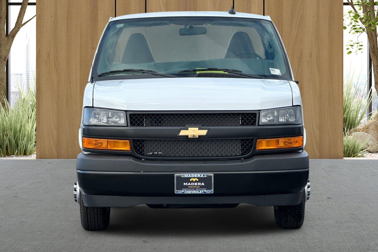 2025 Chevrolet Express Cutaway 4500 2WT