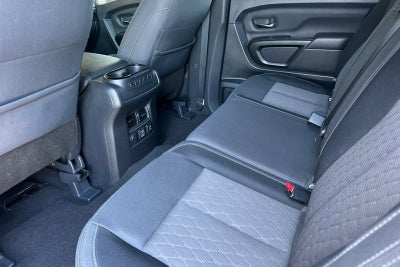 2023 Nissan Titan SV