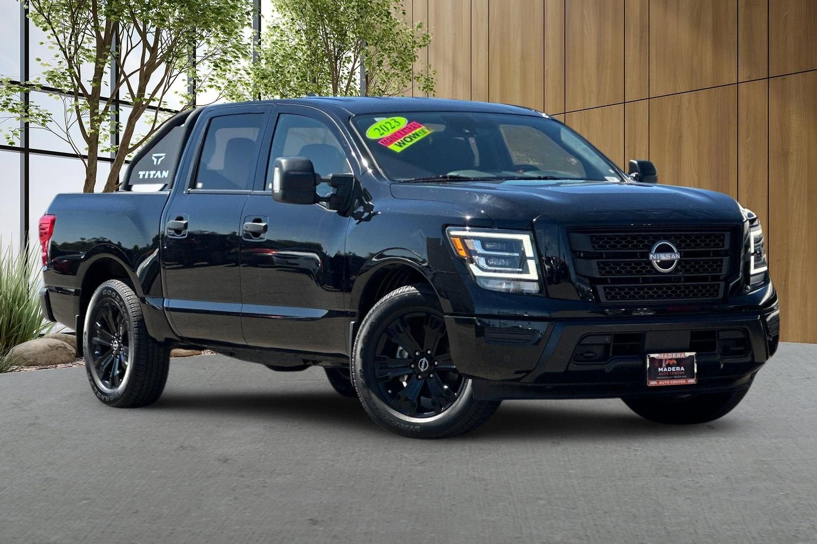 2023 Nissan Titan SV