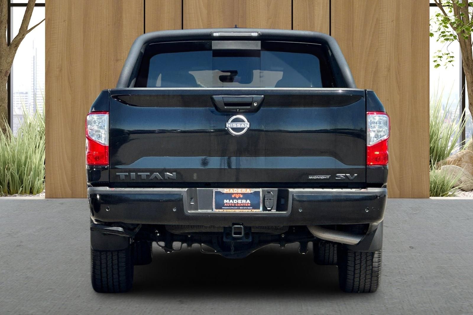 2023 Nissan Titan SV