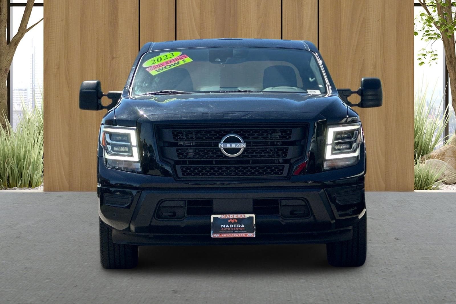 2023 Nissan Titan SV