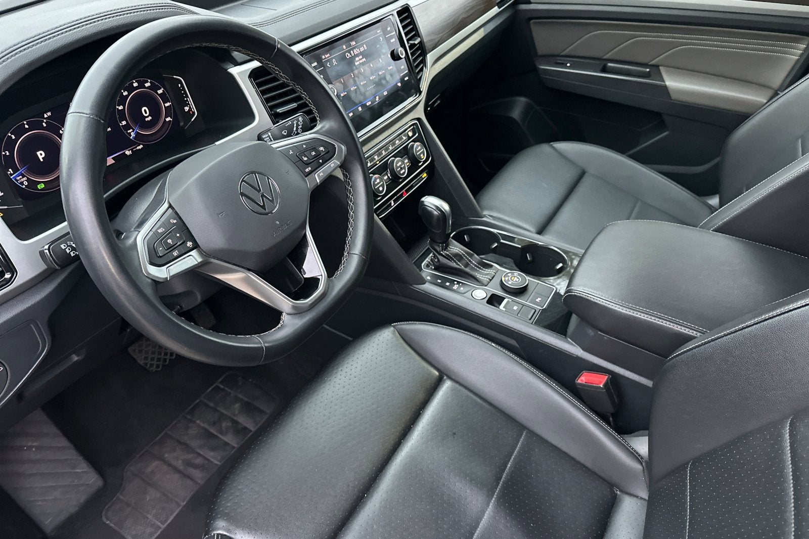 2022 Volkswagen Atlas 3.6L V6 SE w/Technology