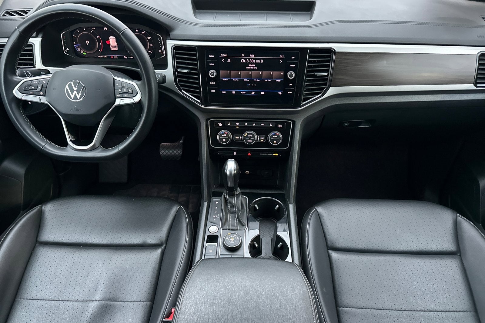 2022 Volkswagen Atlas 3.6L V6 SE w/Technology