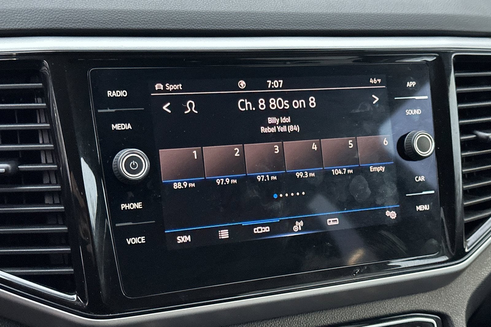 2022 Volkswagen Atlas 3.6L V6 SE w/Technology