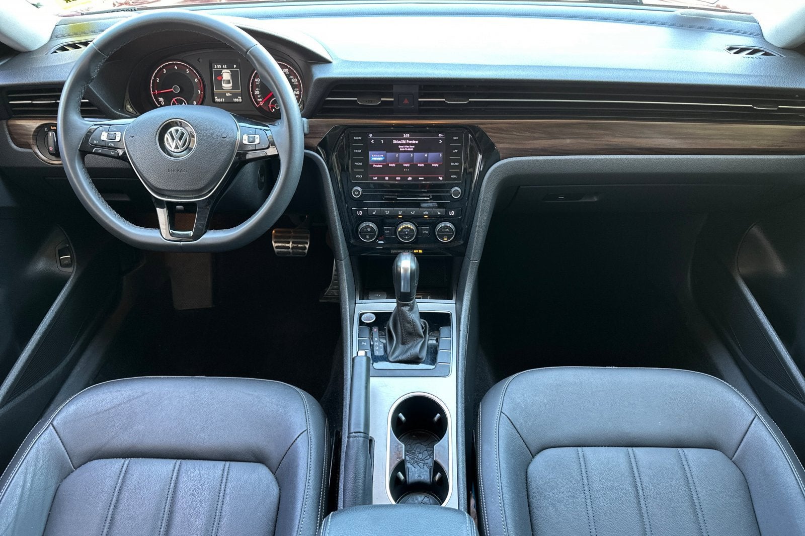 2022 Volkswagen Passat 2.0T Limited Edition