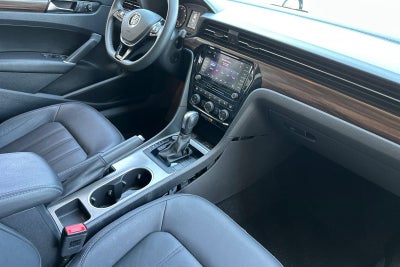 2022 Volkswagen Passat 2.0T Limited Edition