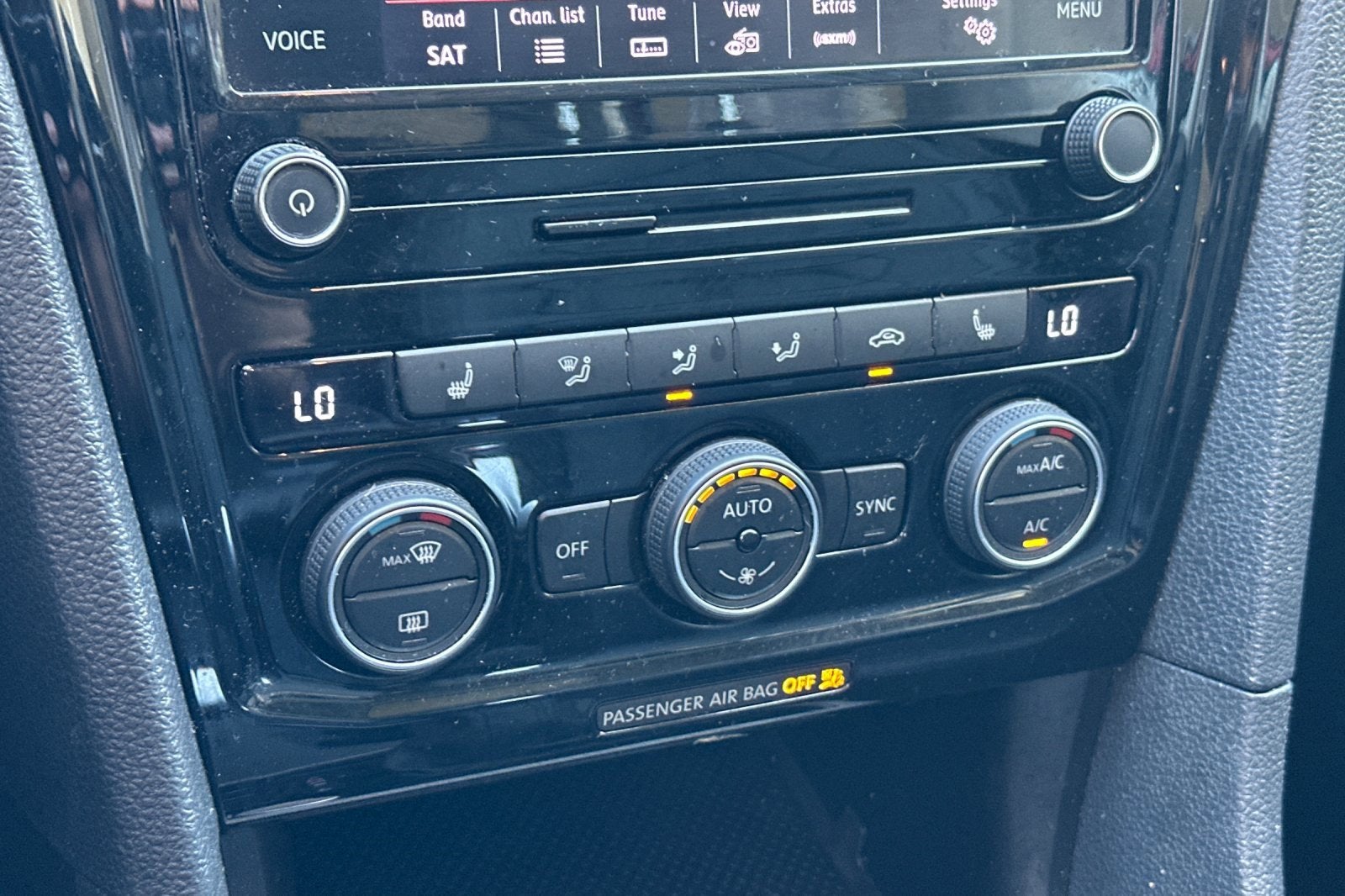 2022 Volkswagen Passat 2.0T Limited Edition