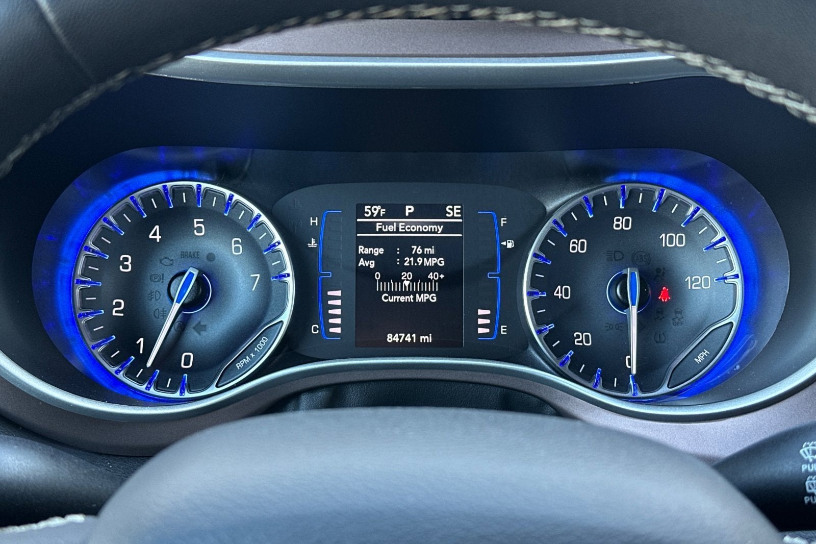 2023 Chrysler Voyager LX