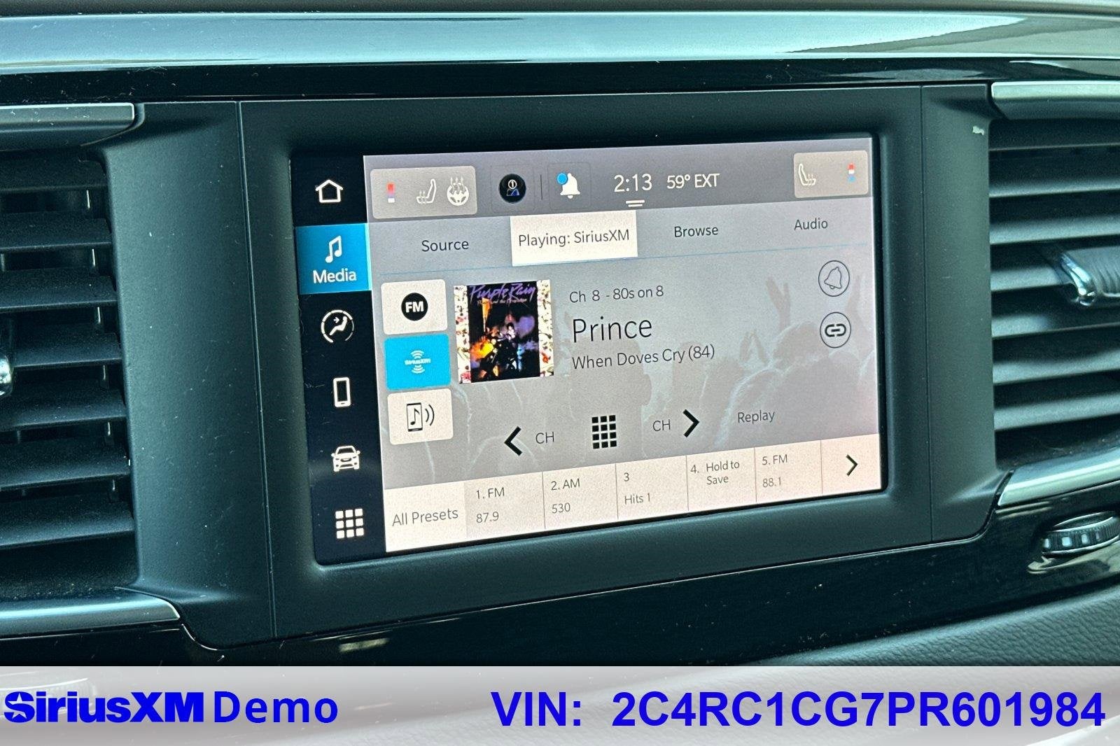 2023 Chrysler Voyager LX