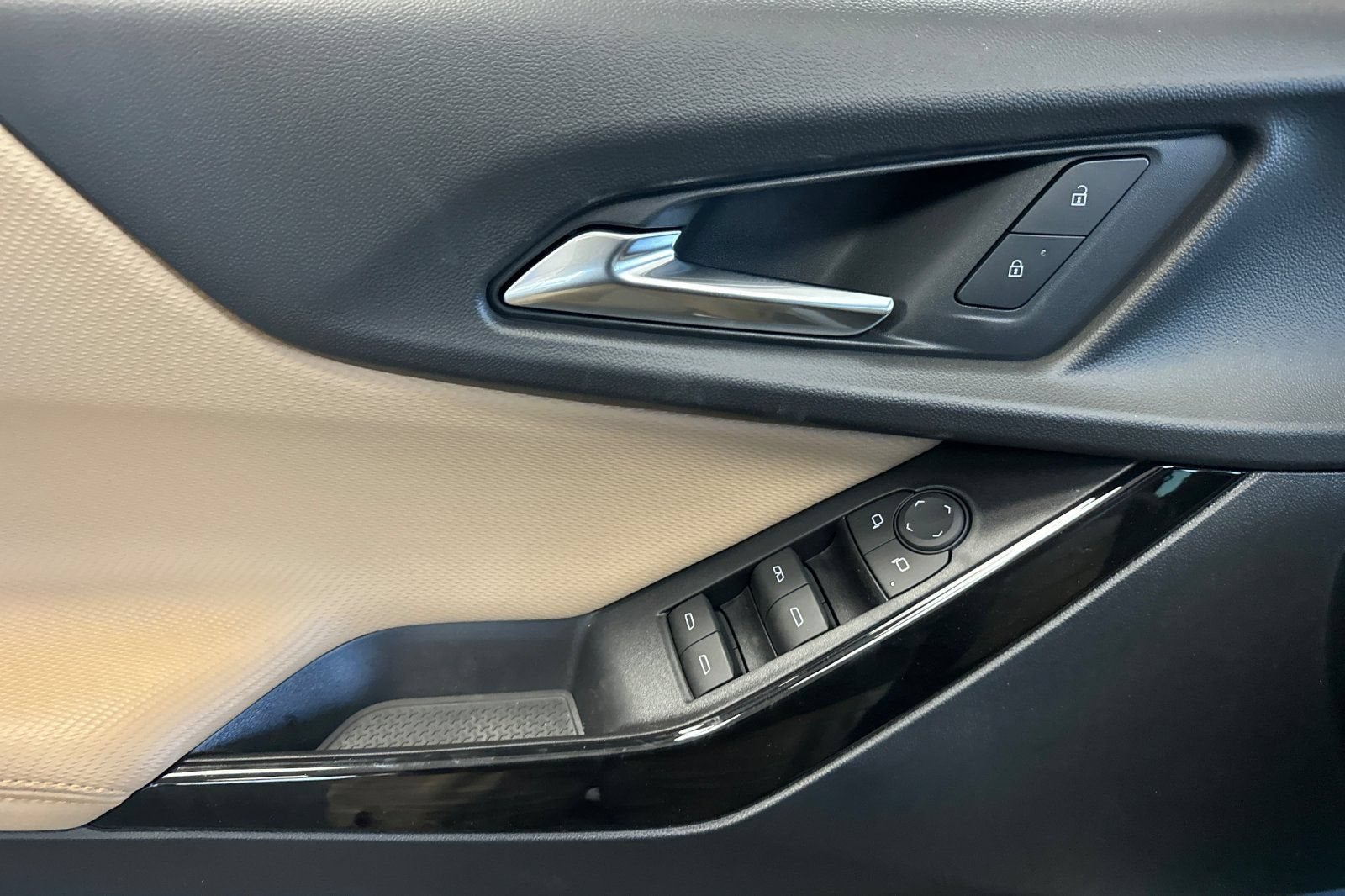 2027 Chevrolet Equinox FWD ACTIV
