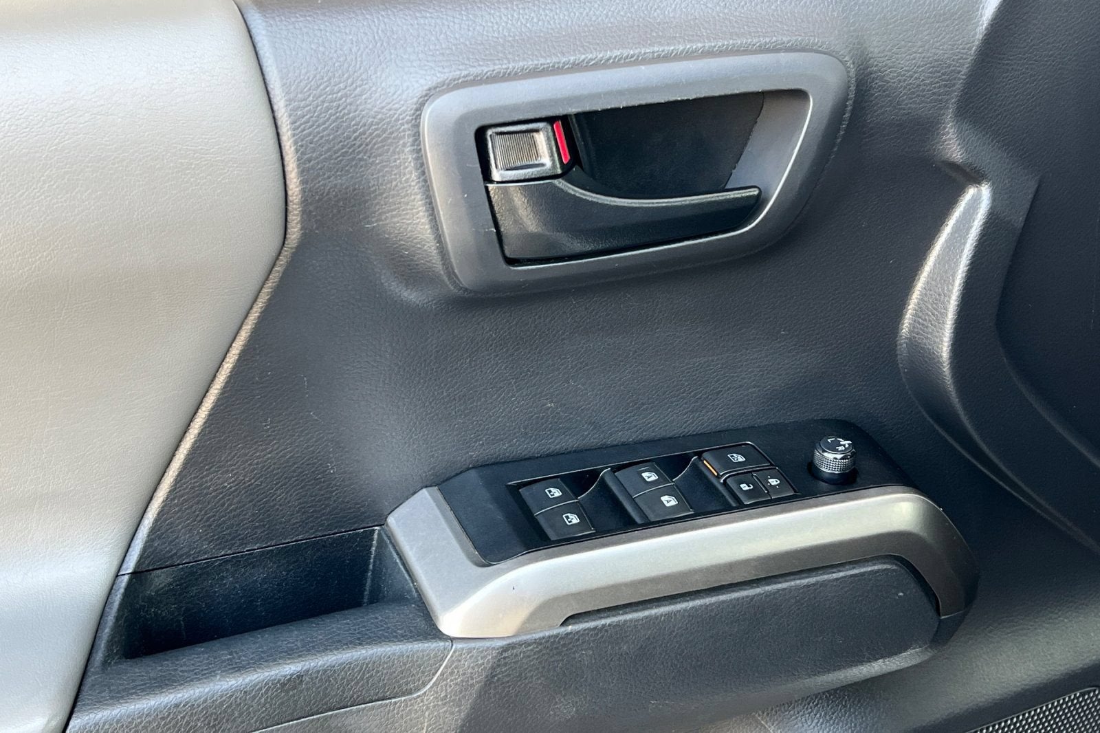 2023 Toyota Tacoma 2WD SR5