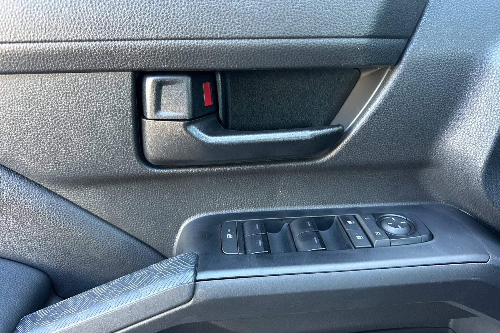 2025 Toyota Tacoma 4WD SR