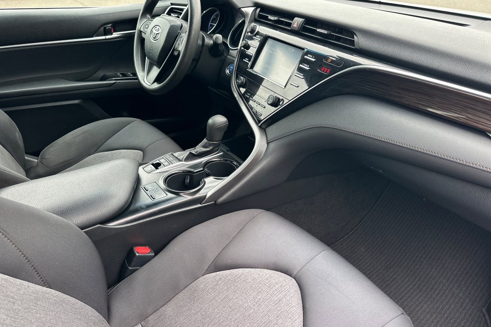 2018 Toyota Camry Hybrid LE