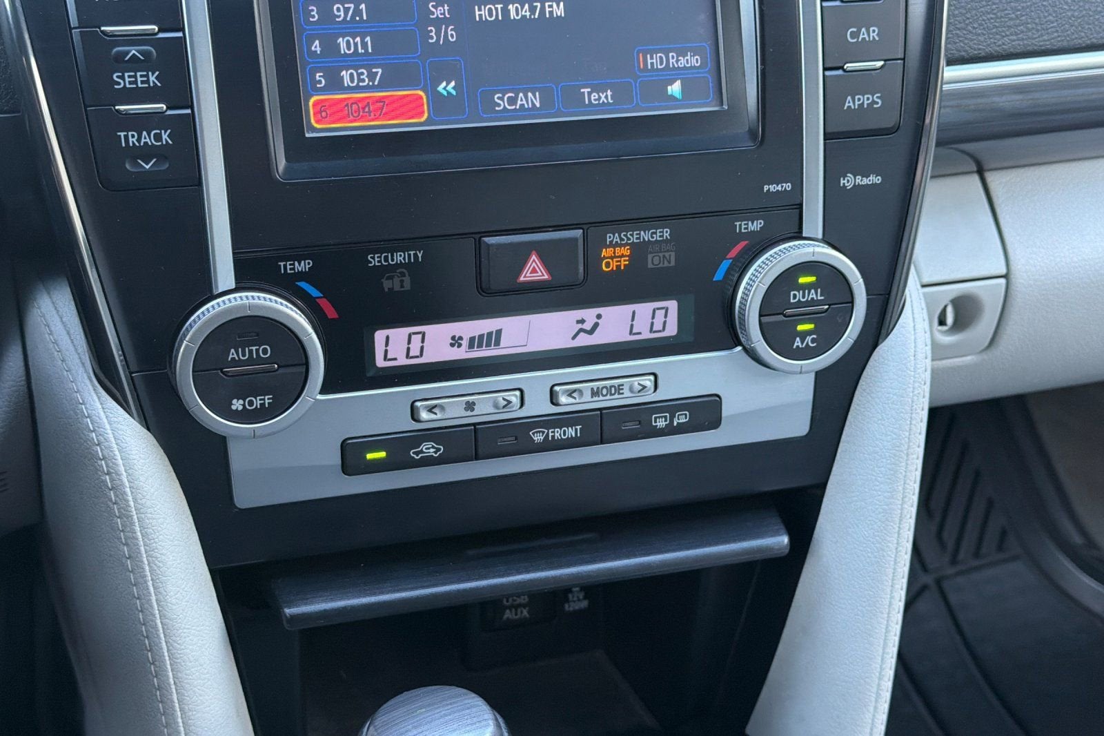 2014 Toyota Camry Hybrid LE