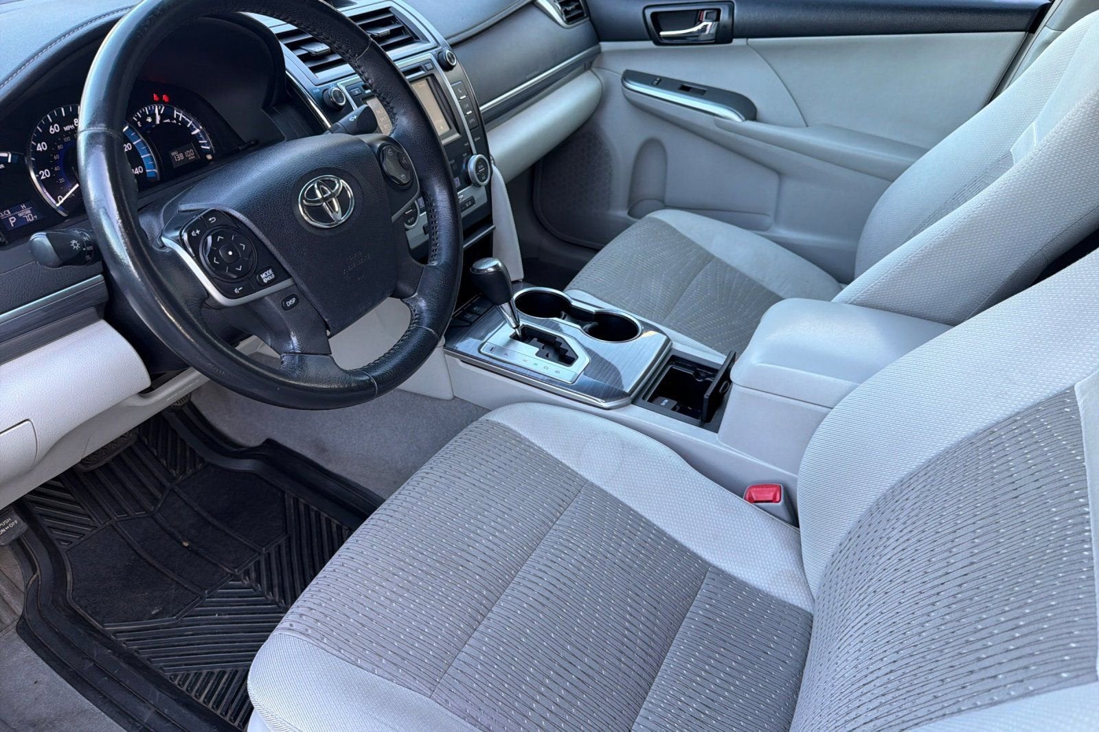 2014 Toyota Camry Hybrid LE