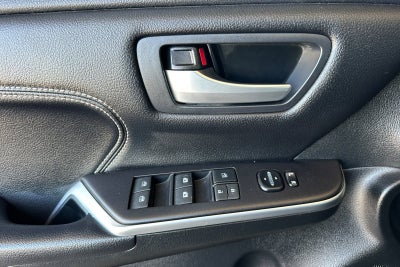 2017 Toyota Camry Hybrid LE