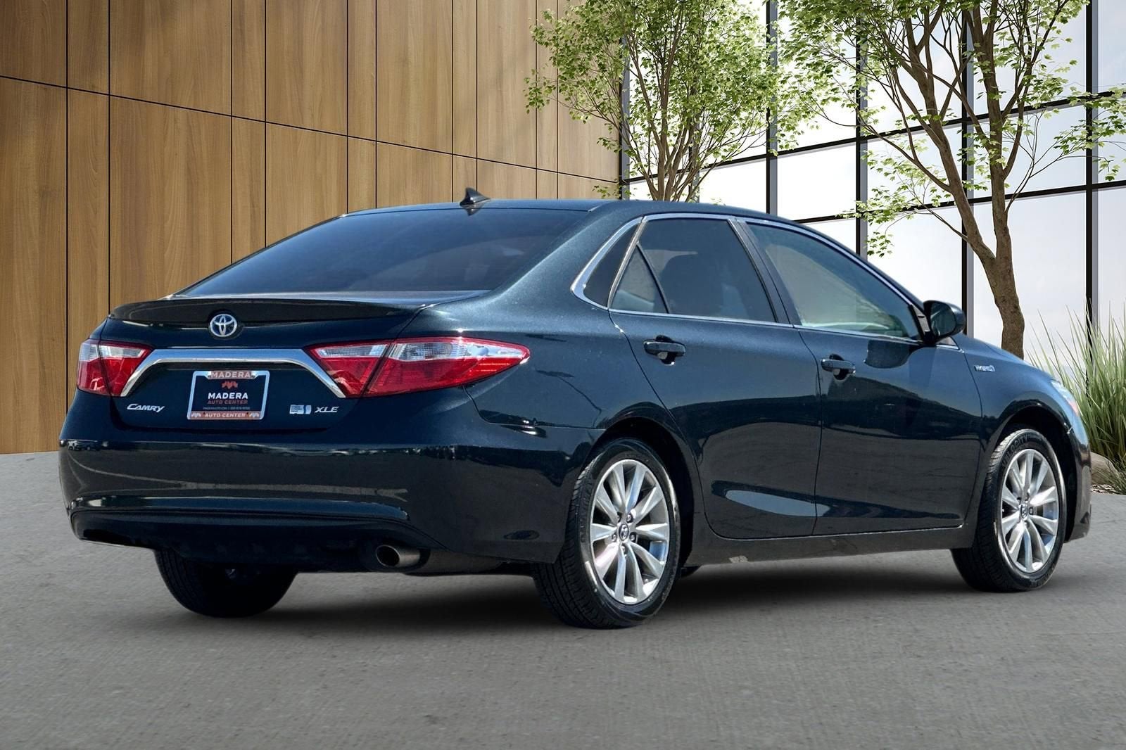 2017 Toyota Camry Hybrid LE