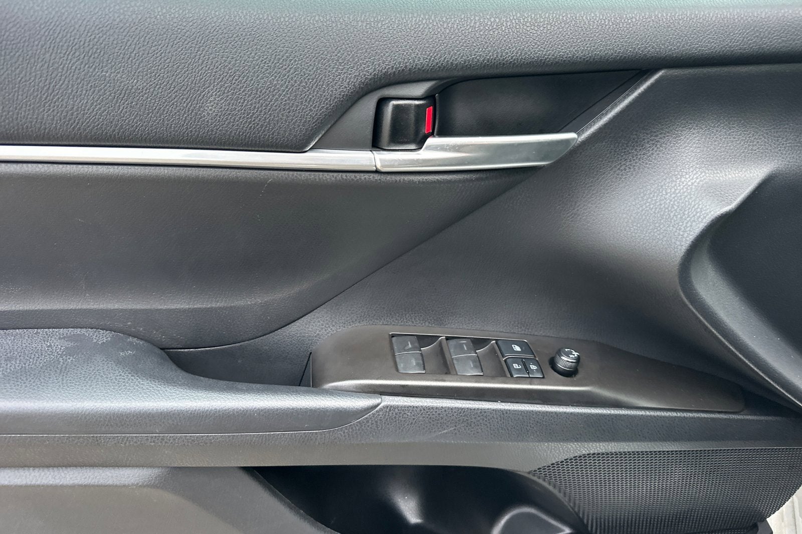 2021 Toyota Camry Hybrid LE