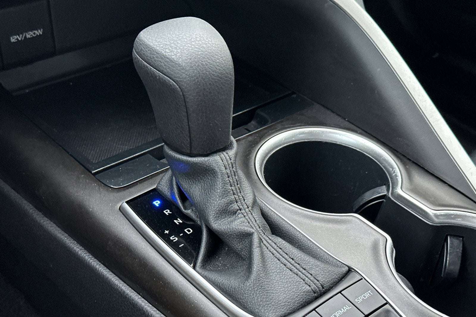 2021 Toyota Camry Hybrid LE