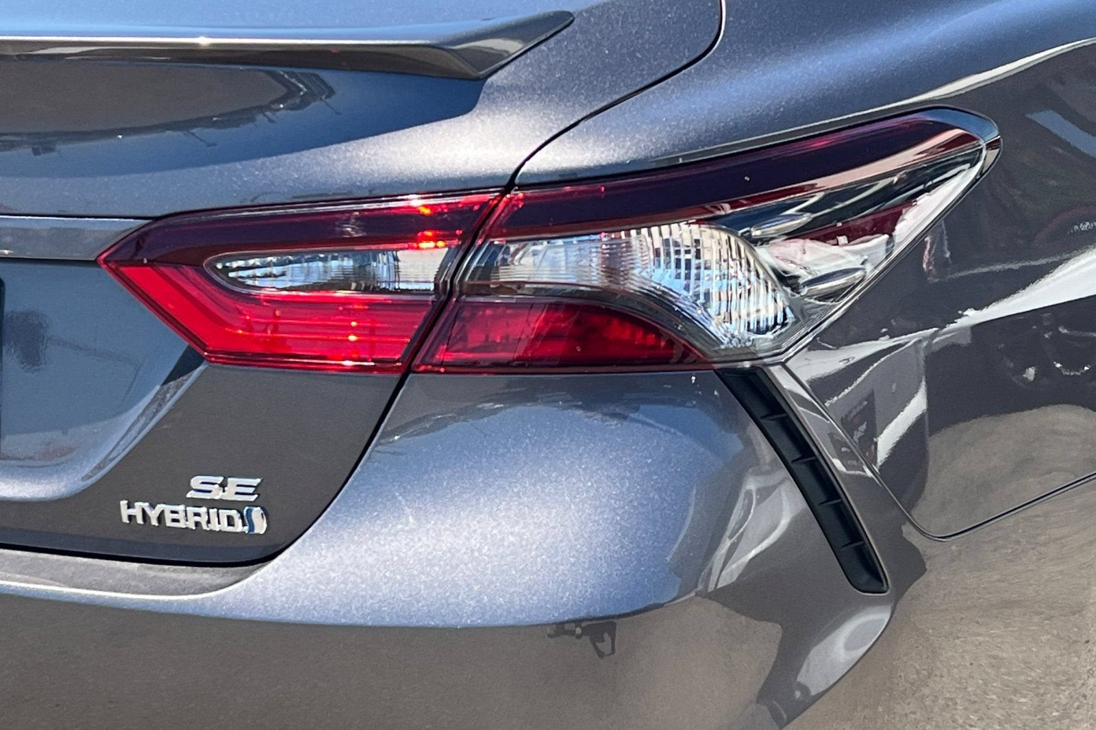 2023 Toyota Camry Hybrid SE