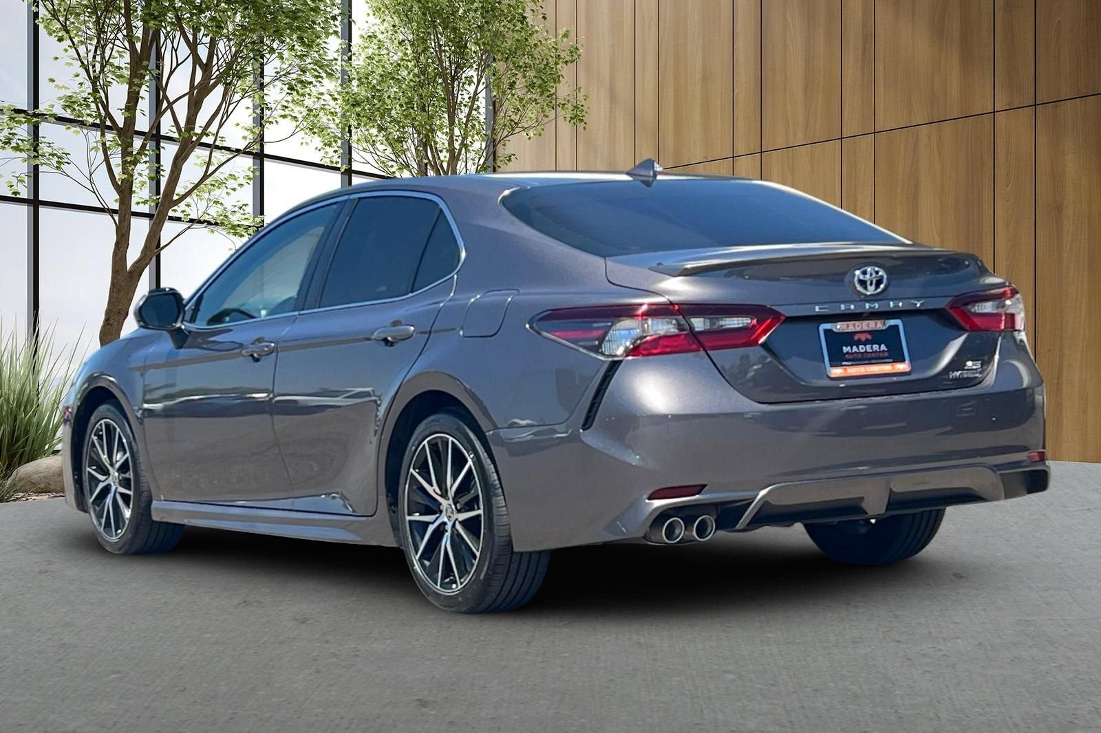 2023 Toyota Camry Hybrid SE