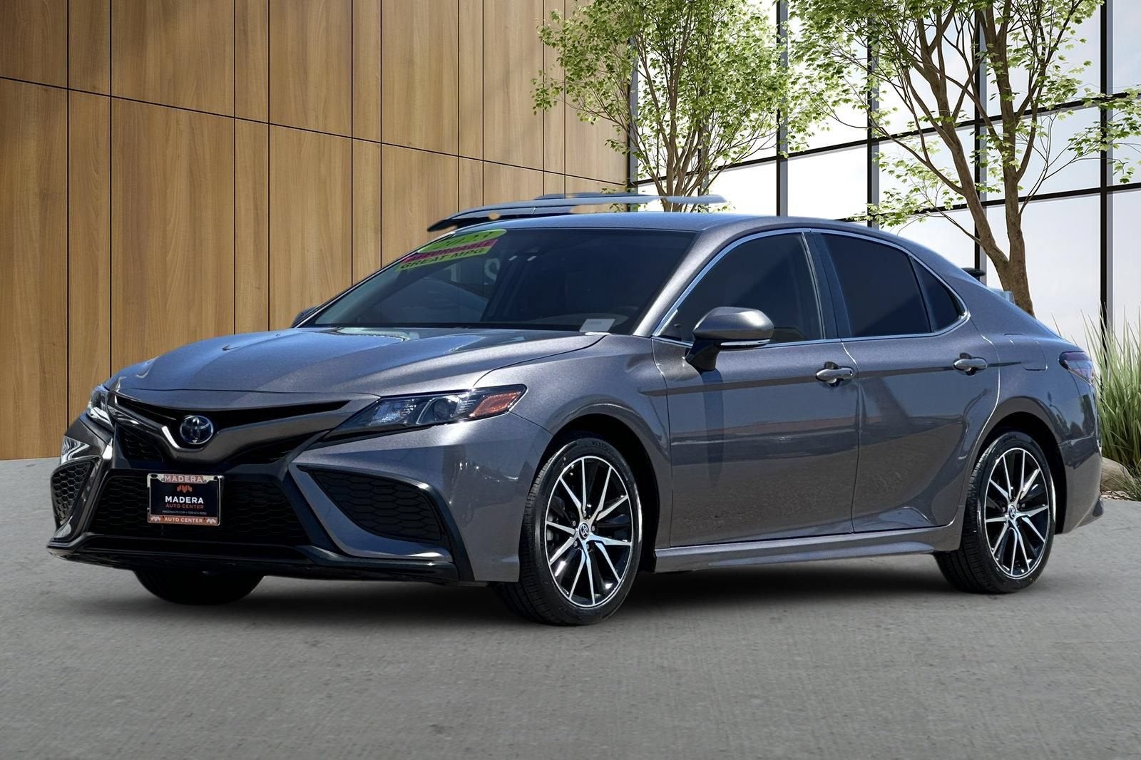 2023 Toyota Camry Hybrid SE