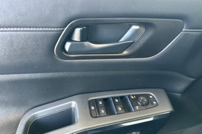 2023 Nissan Pathfinder S