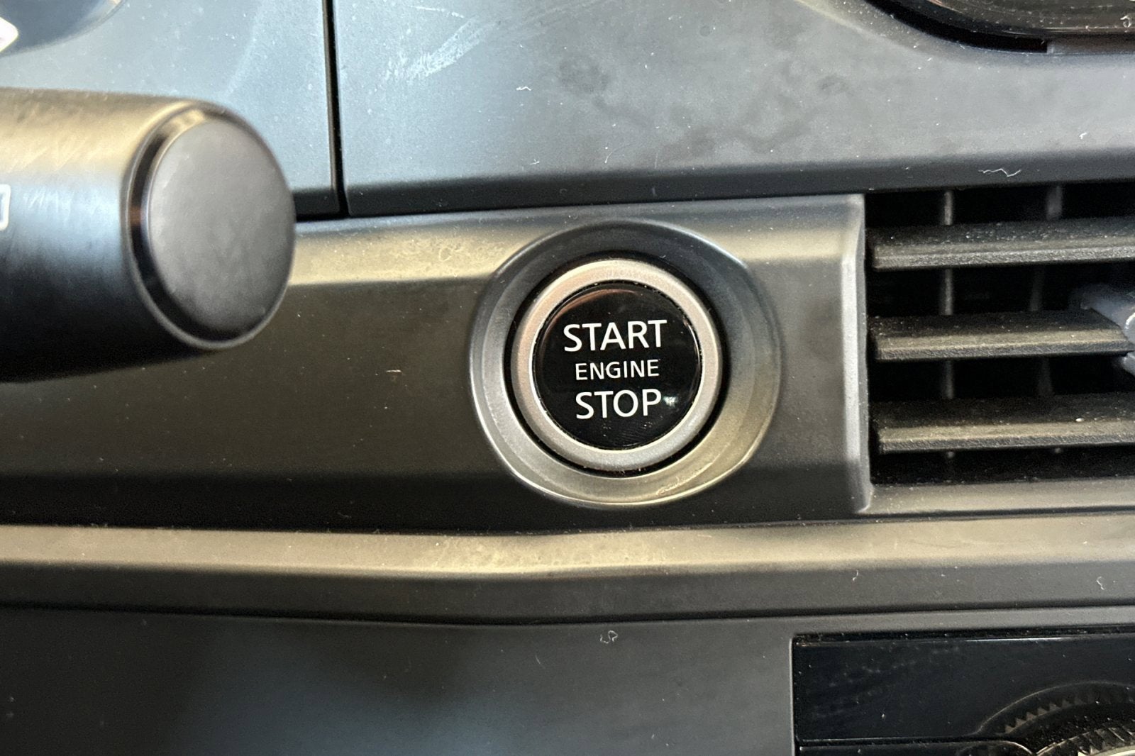 2023 Nissan Pathfinder S