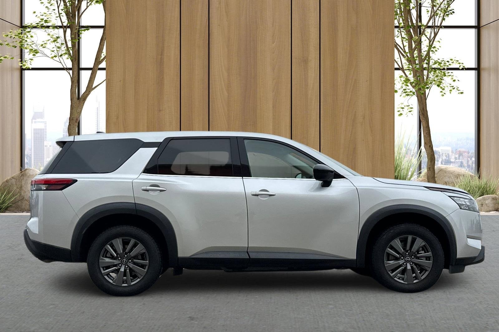 2023 Nissan Pathfinder S