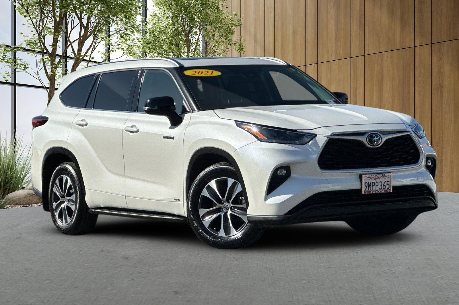 2021 Toyota Highlander Hybrid XLE