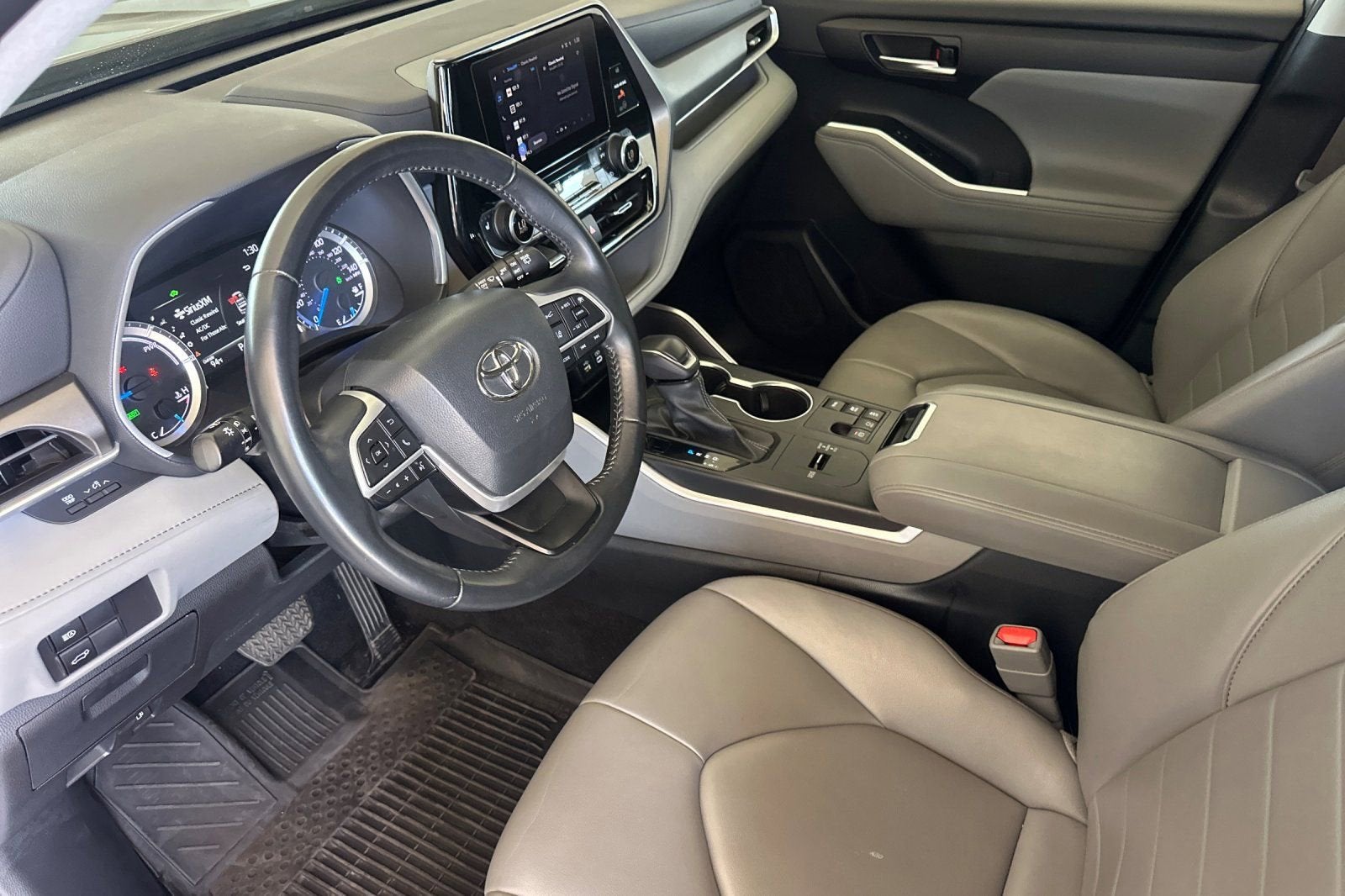 2023 Toyota Highlander Hybrid XLE