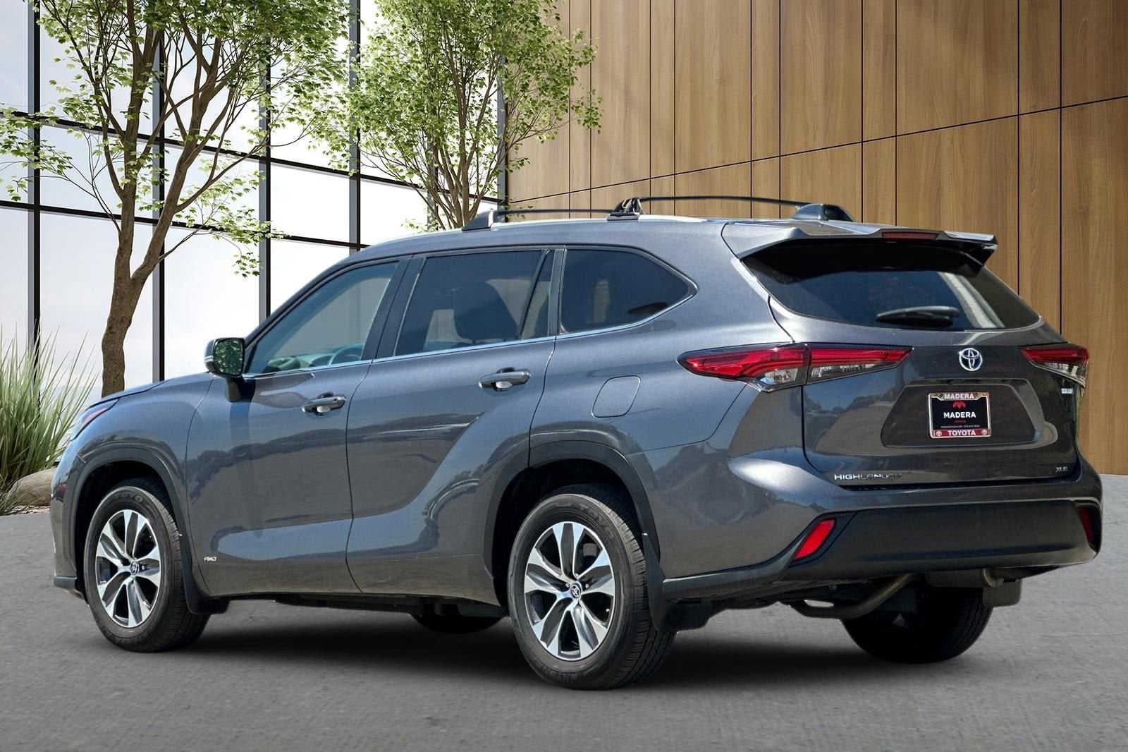 2023 Toyota Highlander Hybrid XLE