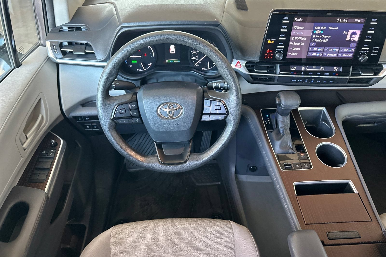 2022 Toyota Sienna LE