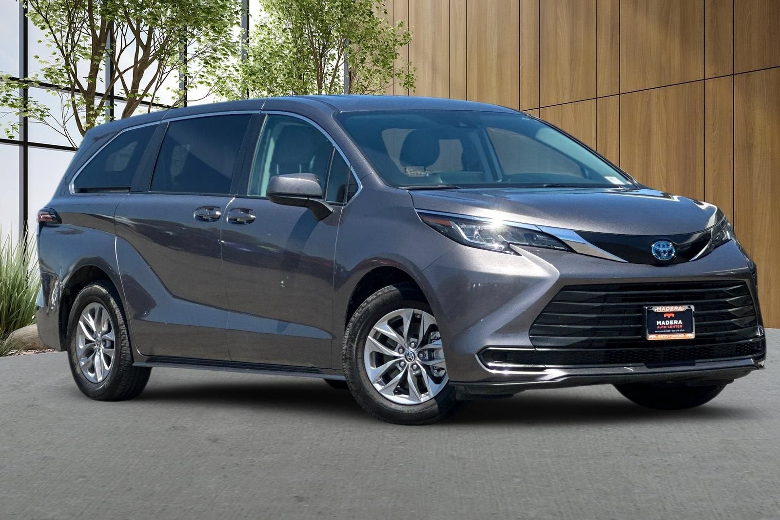 2022 Toyota Sienna LE