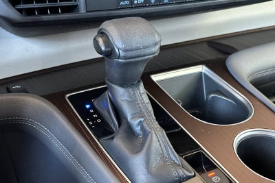 2022 Toyota Sienna LE