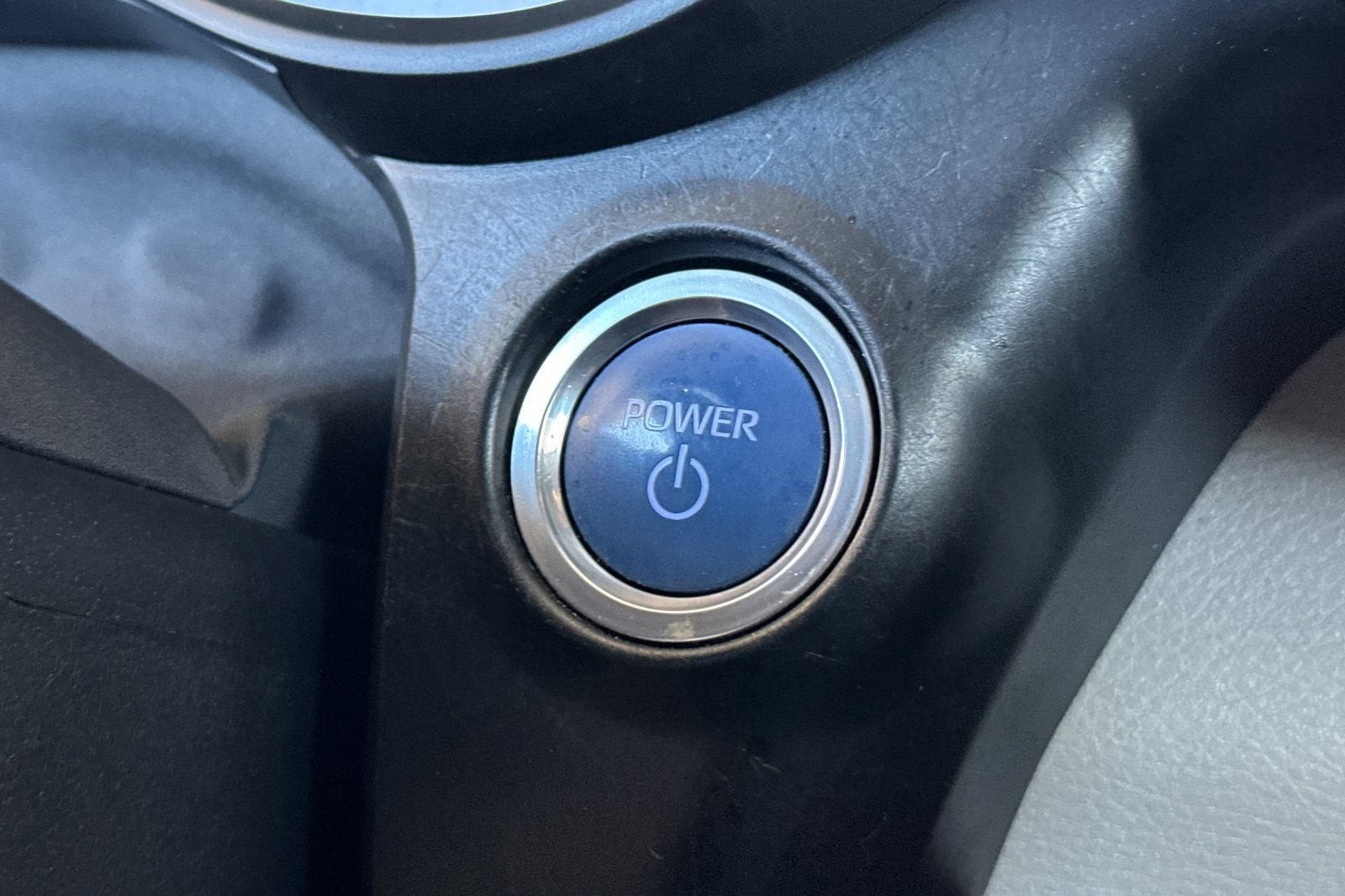 2022 Toyota Sienna LE