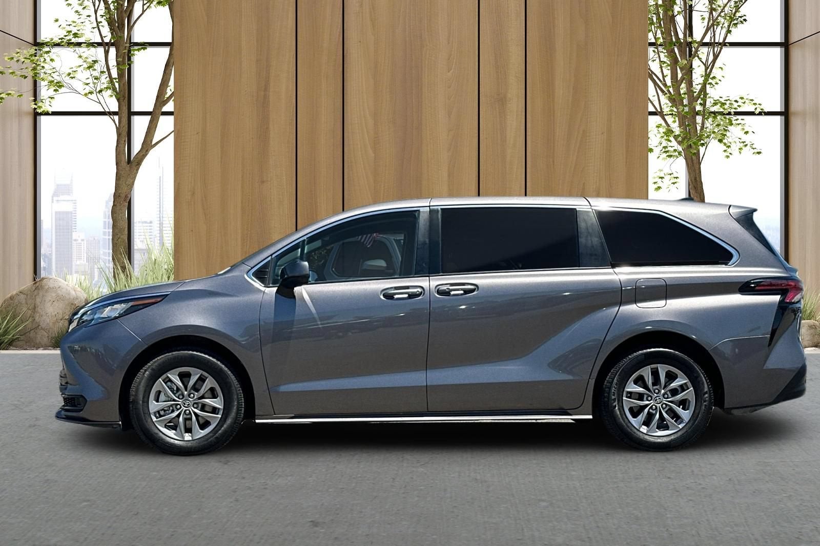 2022 Toyota Sienna LE
