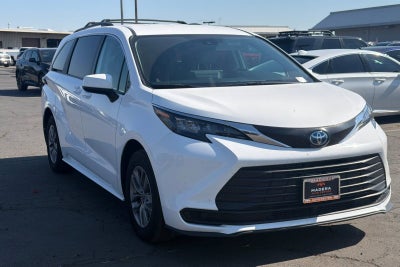 2024 Toyota Sienna LE