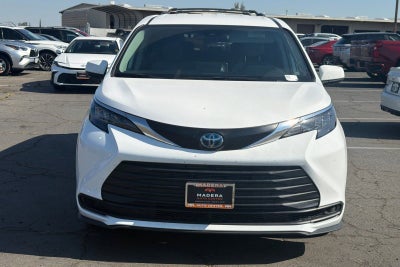 2024 Toyota Sienna LE