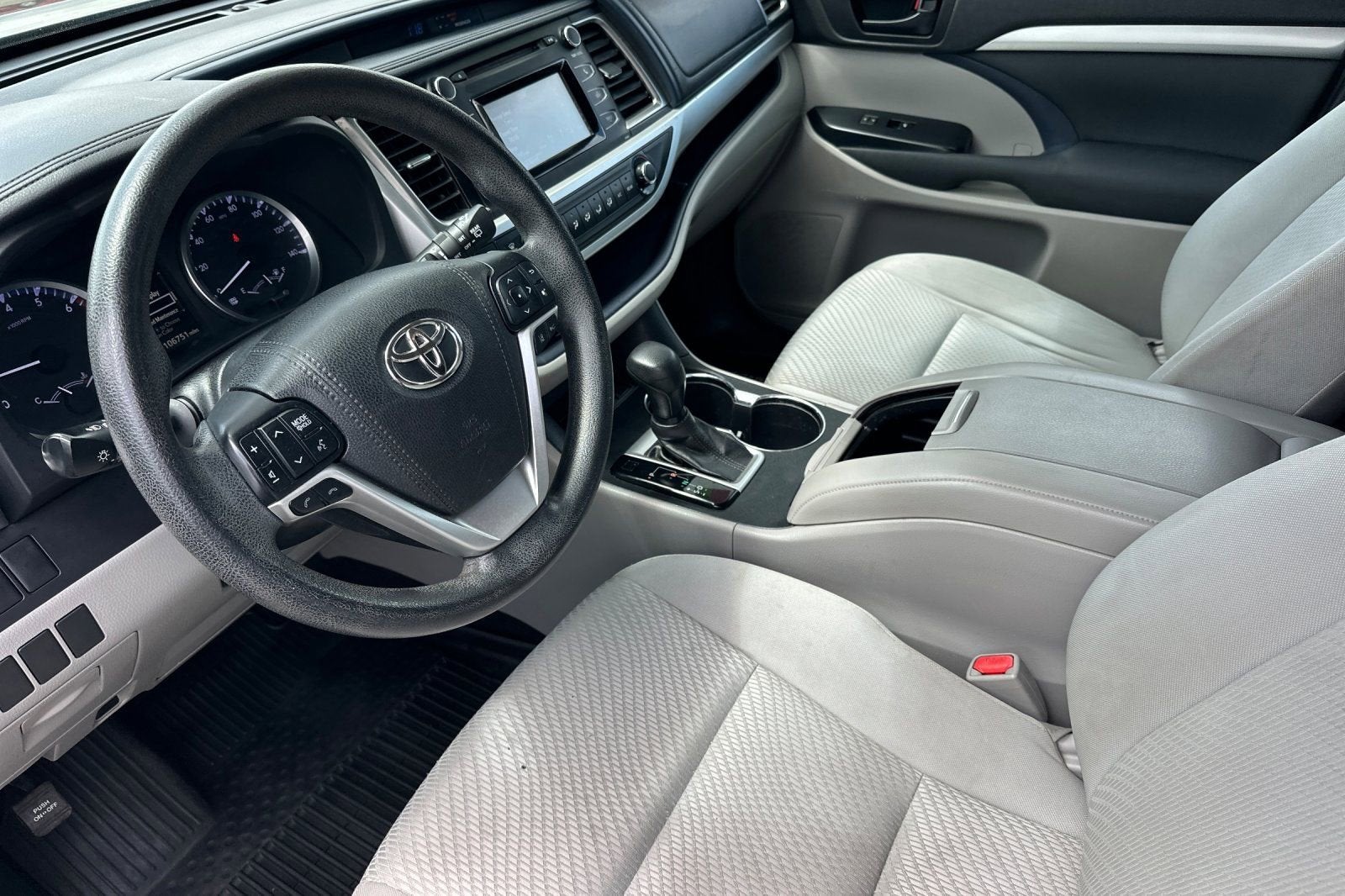 2017 Toyota Highlander LE